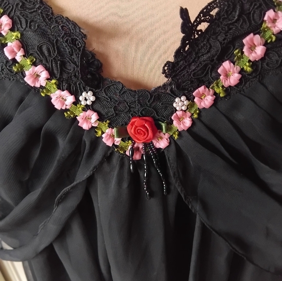 Unworn lace lingerie - Picture 3 of 16